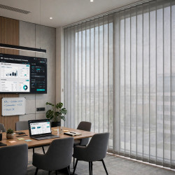 Store californien screen non feu M1 - lames fermées - screen transparent laisse voir extérieur - bureau