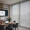 Store californien screen non feu M1 - lames fermées - screen transparent laisse voir extérieur - bureau